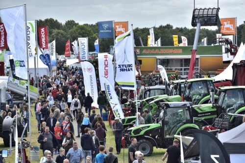 Landtechnik auf dem Freigelände der Tarmstedter Ausstellung