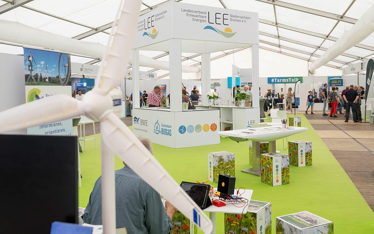In Zellthalle 7 auf der Tarmstedter Ausstellung, Aussteller zum Thema Erneuerbare Energien